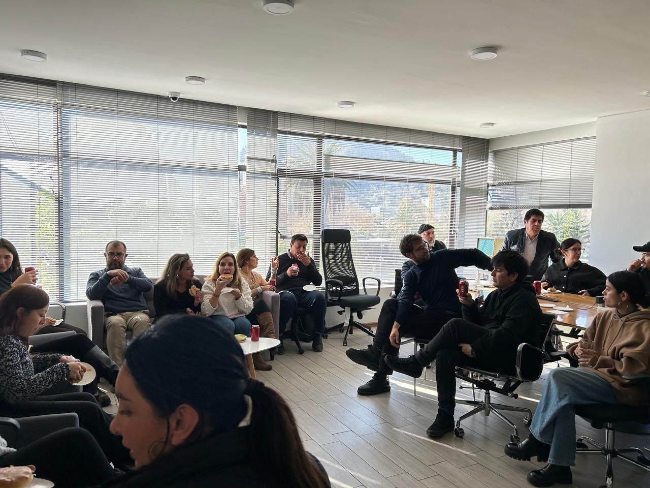 Equipo Microsystem en una reunión remota