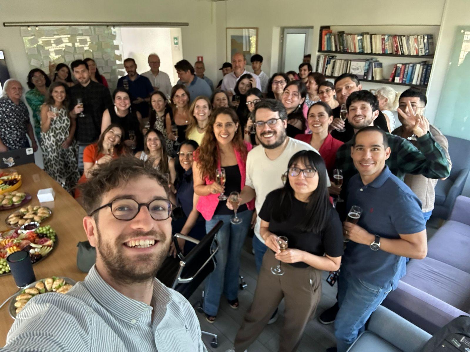 Equipo Microsystem compartiendo una salida grupal